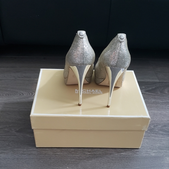 Michael Kors Glitter Platform Heels, Silver - Size 7 - Picture 3 of 6